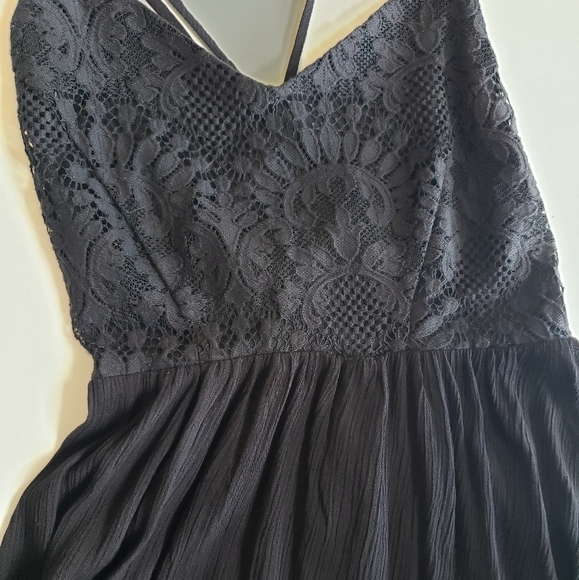 Strappy Open Back Top - Picture 4 of 4